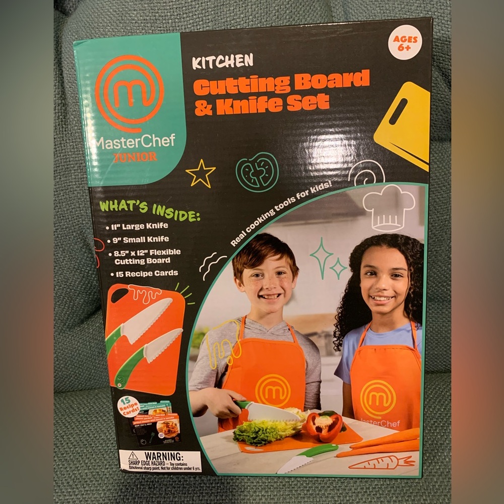 NEW MasterChef Junior Kitchen Cutting Board & Knife Set Ages 6+